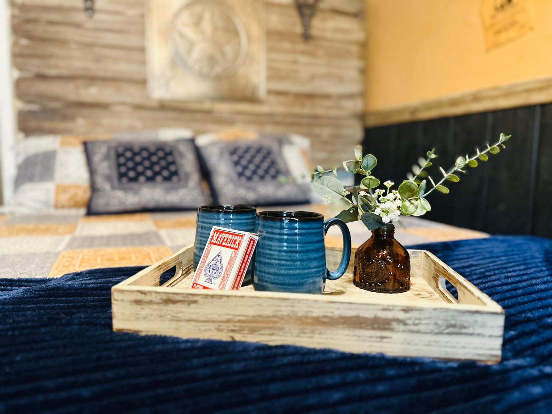 Acorn Hideaways Canton Rustic Old West Frontier Suite 外观 照片